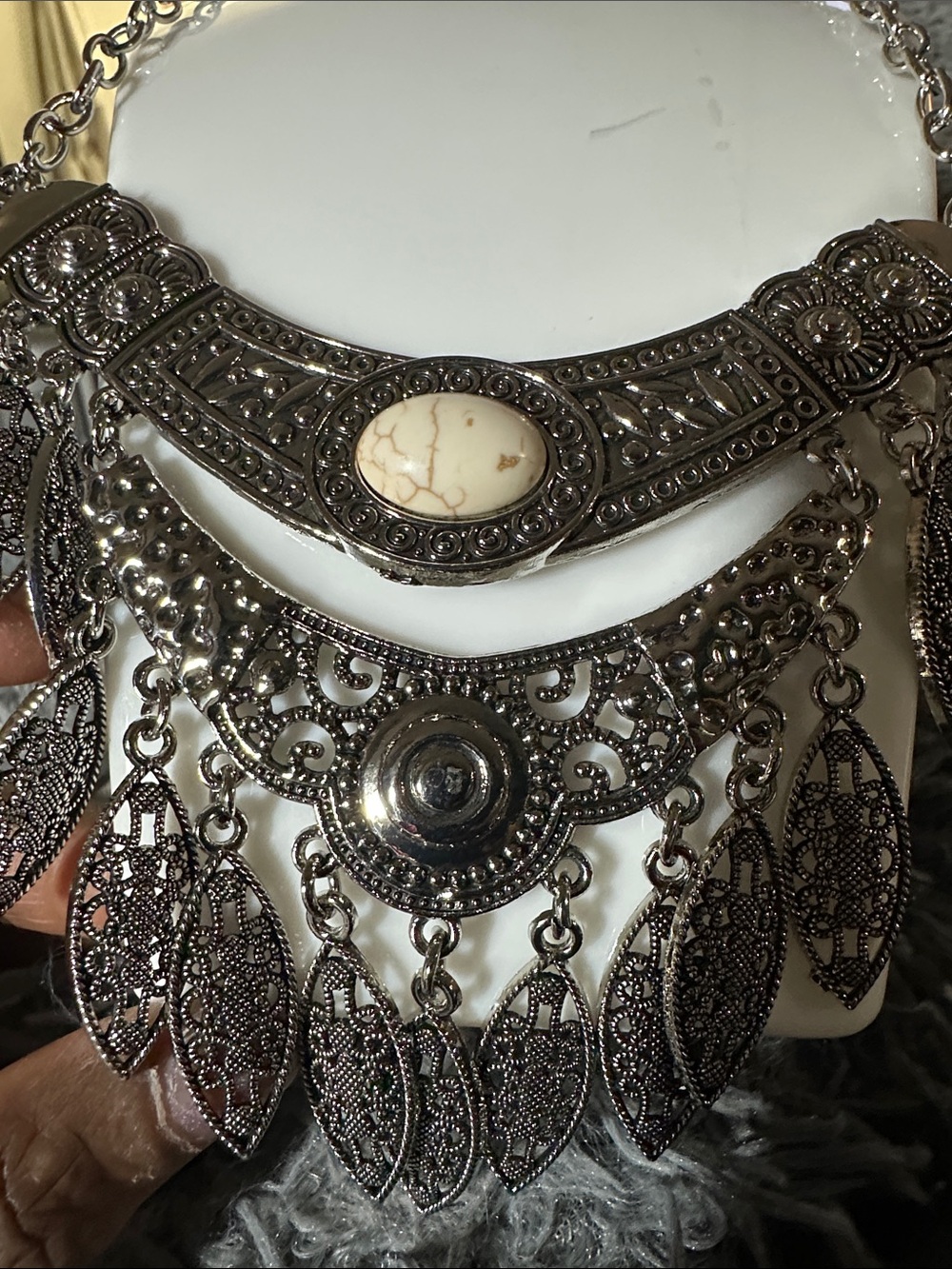 3pcs Silver-Tone Boho Statement Necklace with Cream Stone Accents